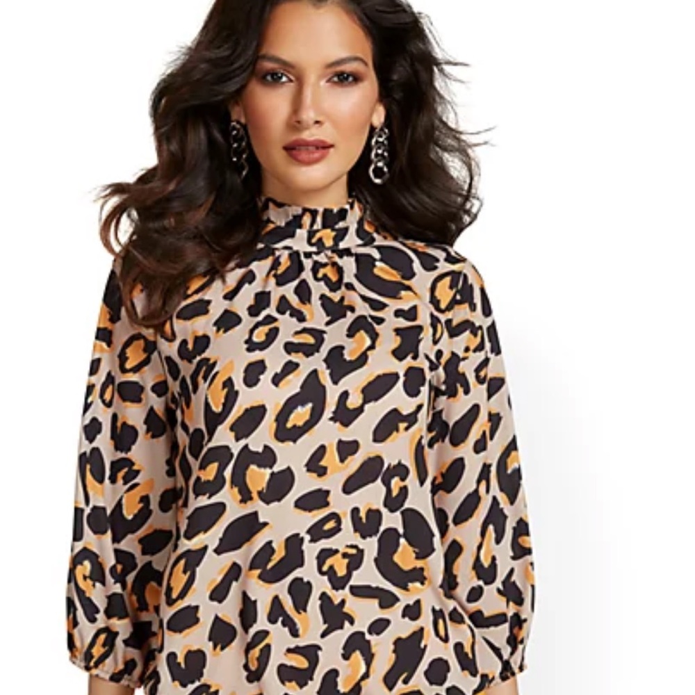 NWT Leopard print blouse